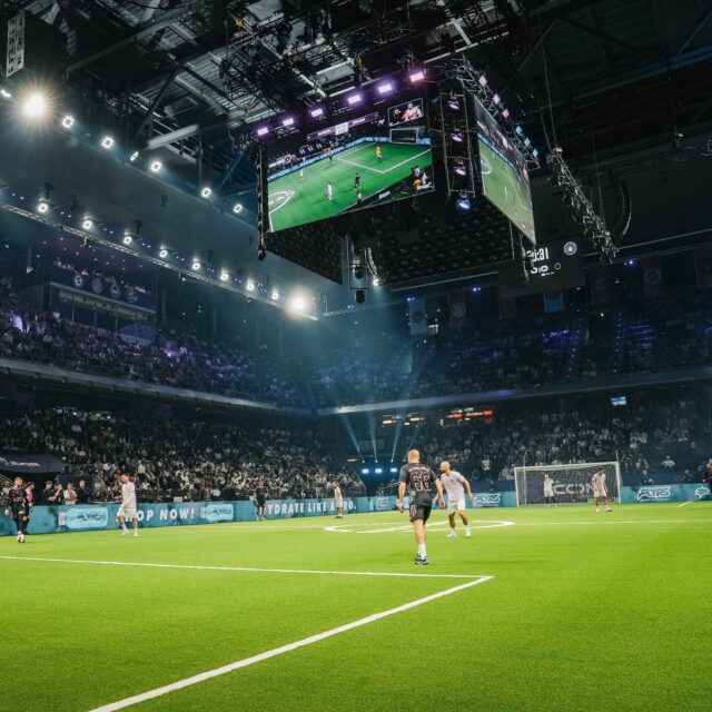 Fußball im Wandel - wenn Sport zum Entertainment-Format wird ⚽🔥

Hallenfußball erlebt eine neue Dynamik. Schneller, lauter, näher am Publikum und konsequent für die digitale Welt gedacht.

Formate wie Icon League zeigen, wie sich klassischer Sport weiterentwickelt: kurze Spielzeiten, hohe Intensität, Show- und Entertainment-Elemente.

Für die technische Umsetzung bedeutet das: maximale Verdichtung auf allen Ebenen. Licht, Ton, Video und Infrastruktur müssen in Sekunden reagieren, stabil bleiben und gleichzeitig ein konsistentes Erlebnis schaffen - vor Ort und im Stream. 💡🔊

Besonders spannend: die Kombination aus Sport und Live-Entertainment. Hier verschmelzen Eventproduktion und Sportbetrieb zu einem hochdynamischen Gesamtsystem.

Hallenfußball ist damit mehr als nur ein Format - er ist ein Blick in die Zukunft von Sport-Events. 🎥⚡

#btlxsports #Hallenfußball #Fußball #Sportevent #LiveEntertainment #Eventtechnik #Sportproduktion #IndoorFootball #LiveEvents